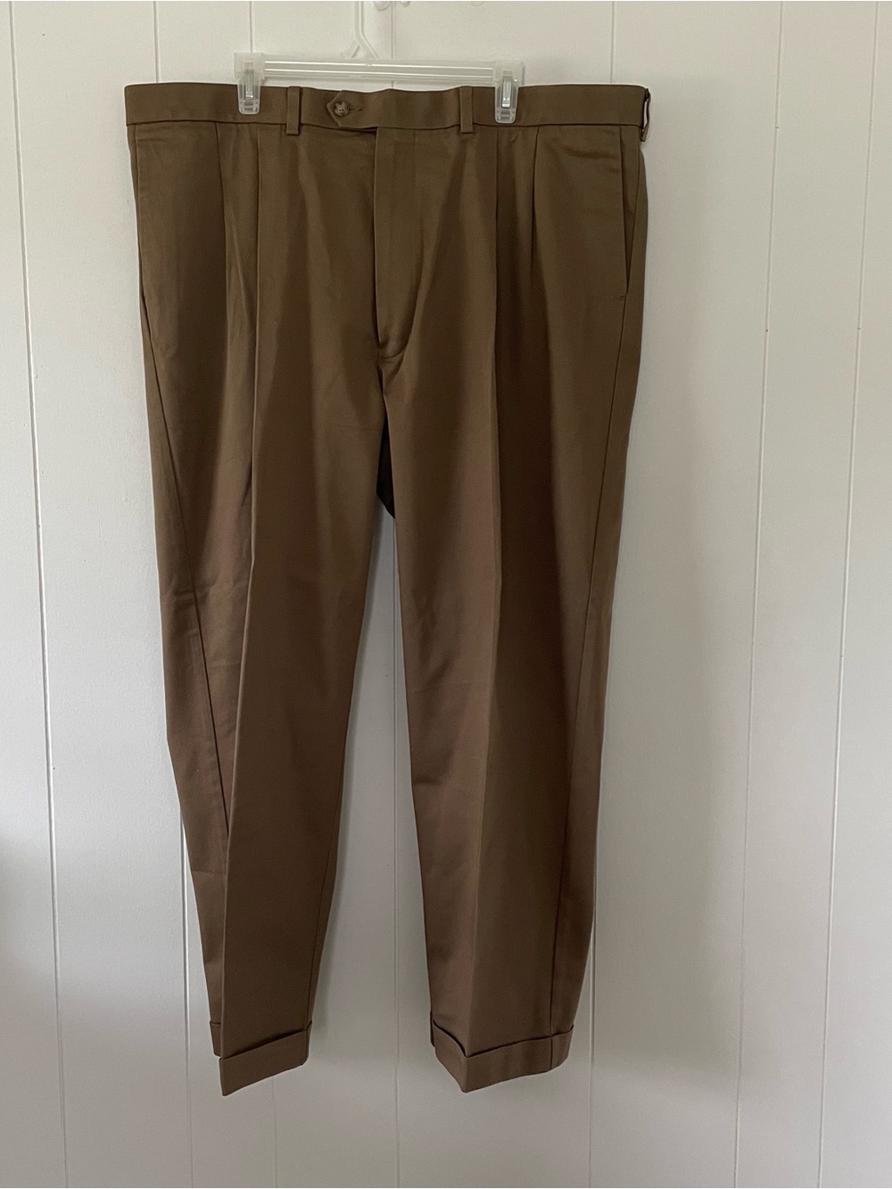 Roundtree & York TravelSmart Men’s Brown Dress Pants 44x30 Pleated Cotton